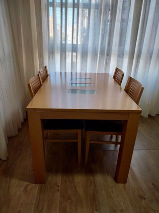 Mesa comedor extensible con 4 sillas