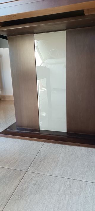 Mesa extensible de madera y 4 silla