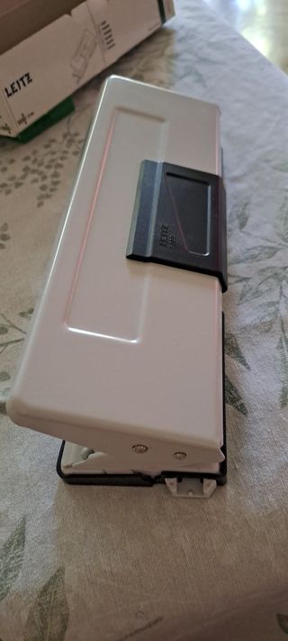 Perforadora Leitz 2/4 taladros