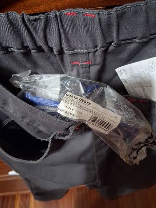 Chaqueta y pantalón- practicas de FP automoción.