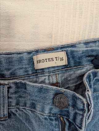 Jeans Brotes Azul Claro Desgastado