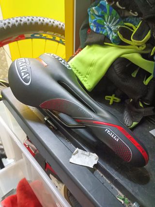 Sillín Selle Italia Negro/Rojo