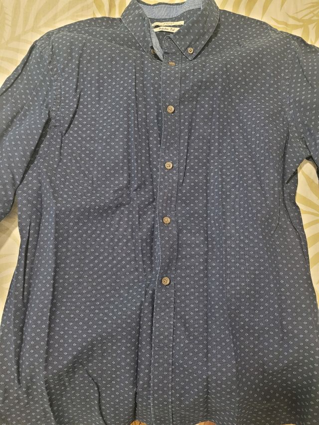 Camisa azul estampada talla M