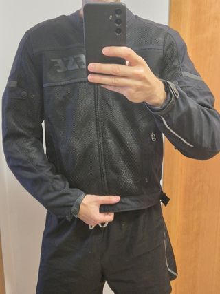 Chaqueta Dainese con protecciones