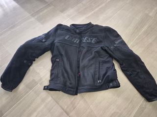 Chaqueta Dainese con protecciones