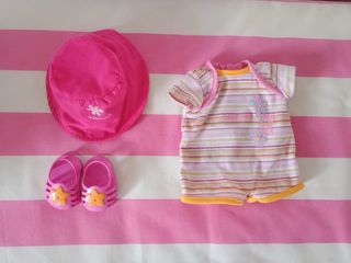 Muñeca Nenuco con sombrero rosa