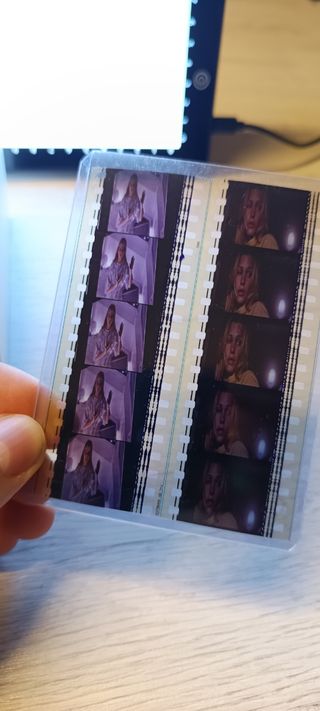 10 Fotogramas Película Especies 35mm