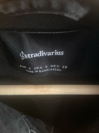 Cazadora vaquera negra Stradivarius Talla S