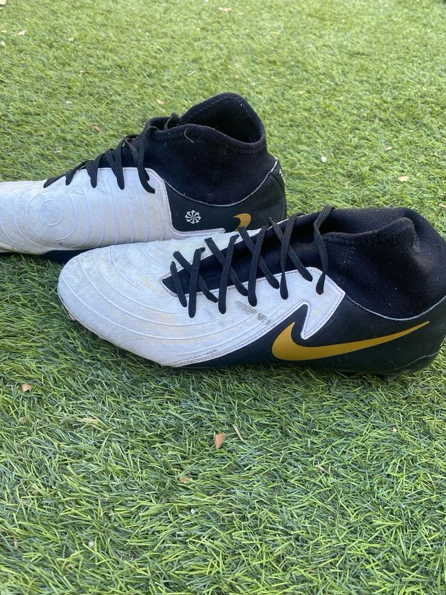 Botas de fútbol Nike Phantom Luna