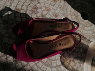 Zapatos de salón fucsia