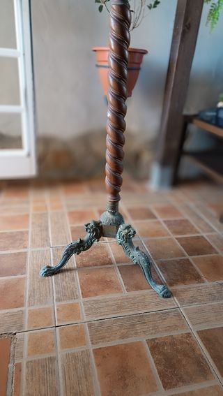 Perchero Antiguo Bronce y Caoba