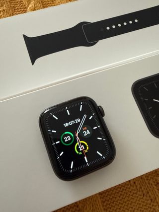Apple Watch Serie 5 GPS+Celular Gris Espacial 44mm