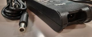 Dell’ Caricabatteria Originale Dell LA65NS0-00