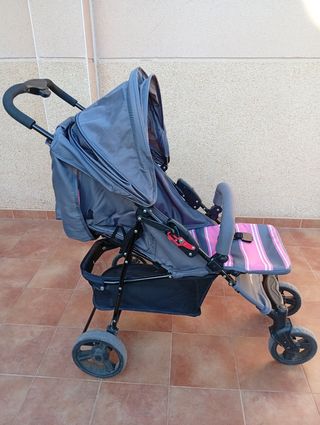 Carrito de paseo gris y rosa