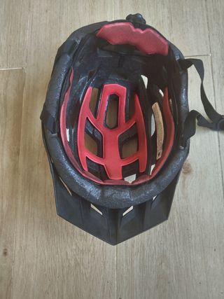 Casco de bicicleta negro