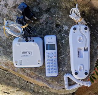 Teléfono Inalámbrico SPC Telecom + Teléfono Fijo