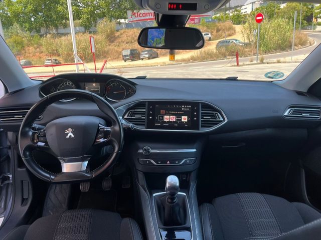 Peugeot 308 1.5DCI 130CV Allure, año 2019, Libro!!