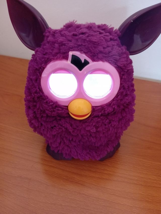 Furby Morado Juguete Electrónico