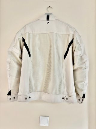 Chaqueta de moto color crema