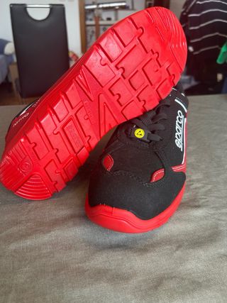 Zapatos de trabajo Sparco negros y rojos