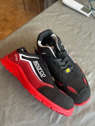 Zapatos de trabajo Sparco negros y rojos