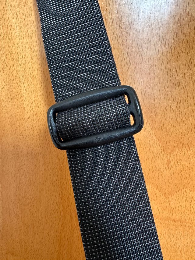 Bolso bandolera Mandarina Duck en loneta negra