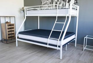 Letto a castello matrimoniale bianco