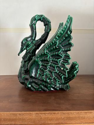 Florero Cisne Cerámica de color verde.