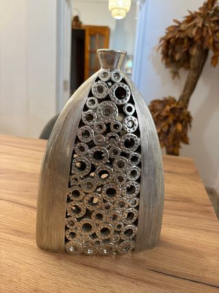 Jarrón Plateado Diseño Círculos
