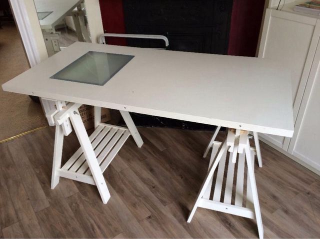 Mesa de dibujo con ocultación de cables de PC