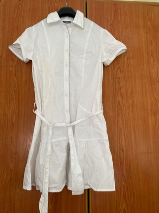 Vestido blanco con volante