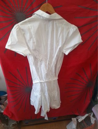 Vestido blanco con volante