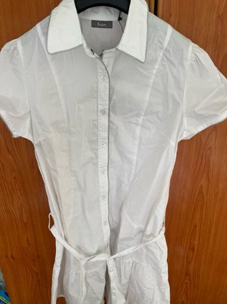 Vestido blanco con volante