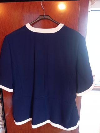 Traje de chaqueta y falda azul marino