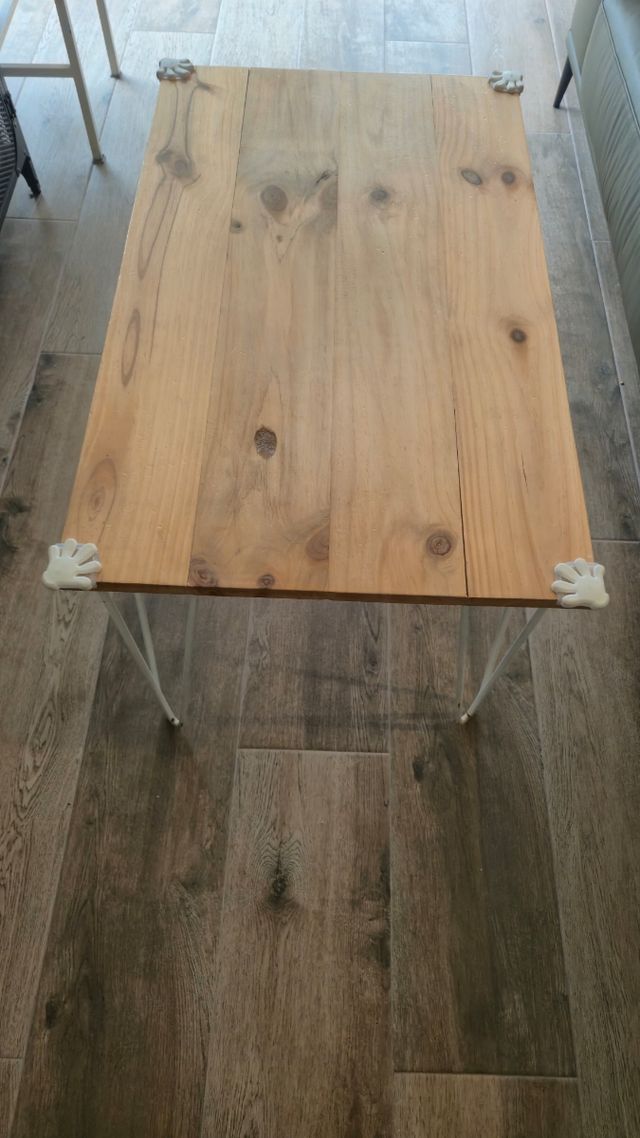 Mesa de centro de madera
