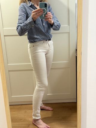  Zara & Hollister – vaquero blanco&camisa cuadrito