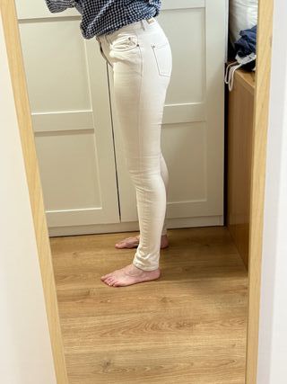  Zara & Hollister – vaquero blanco&camisa cuadrito