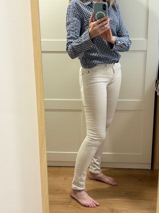  Zara & Hollister – vaquero blanco&camisa cuadrito