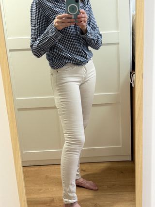  Zara & Hollister – vaquero blanco&camisa cuadrito