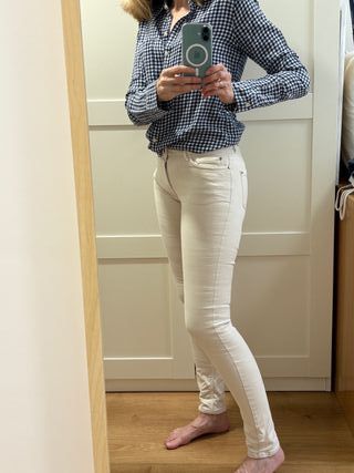  Zara & Hollister – vaquero blanco&camisa cuadrito