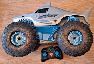 Monster Jam Megalodon Tiburón Camión RC
