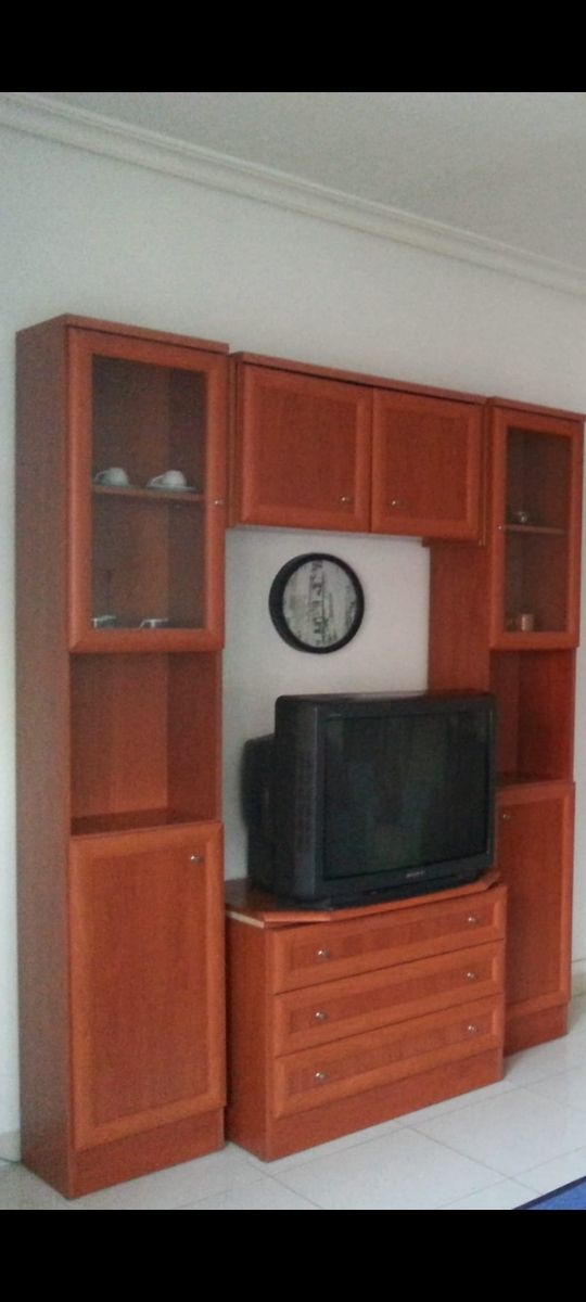 Cajonera con 3 cajones y estante con dos puertas