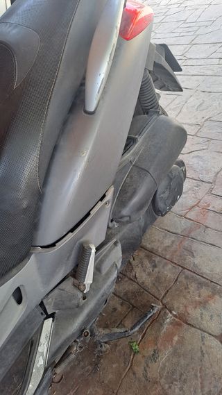 Yamaha Completa X-Max 250 PARA REPARAR O PIEZAS