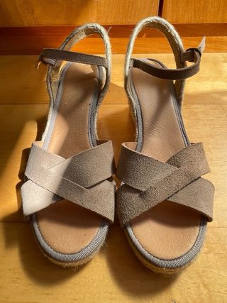 Sandalias cuña esparto beige