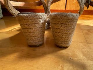 Sandalias cuña esparto beige