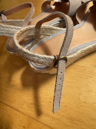 Sandalias cuña esparto beige