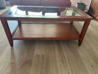 Mesa de centro de madera y cristal