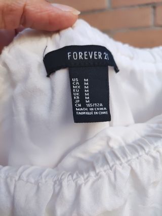 Top blanco con encaje