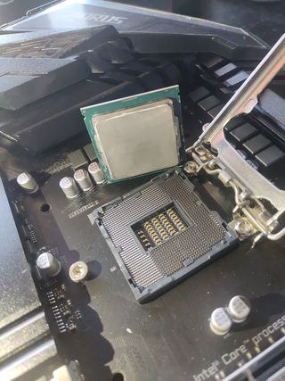 Intel i7 9700K + Placa Base Gigabyte Z390 Aorus 