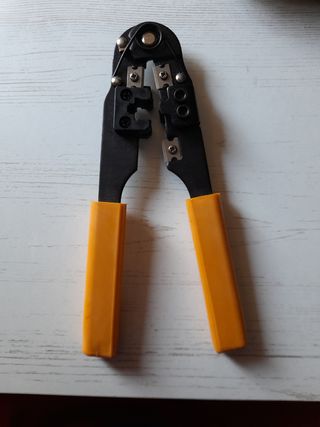 Crimpadora para cables telefónicos